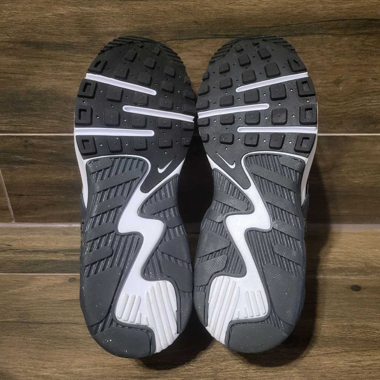 Оригінальні кросівки Nike Air Max Ecxee