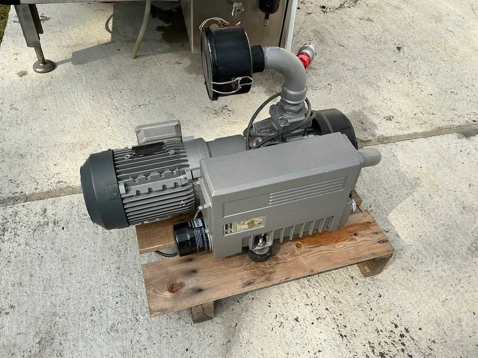 Multivac T350, Traysealer, zgrzewarka do tacek. 3 komplety form.