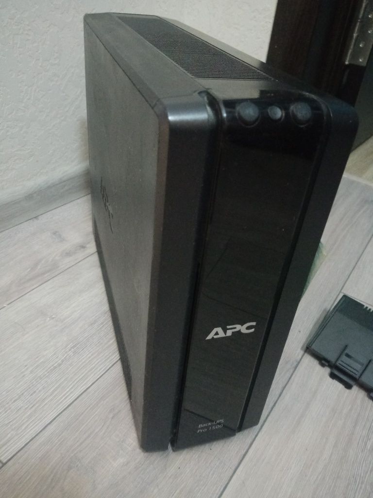 Ups APC back-ups pro 1500