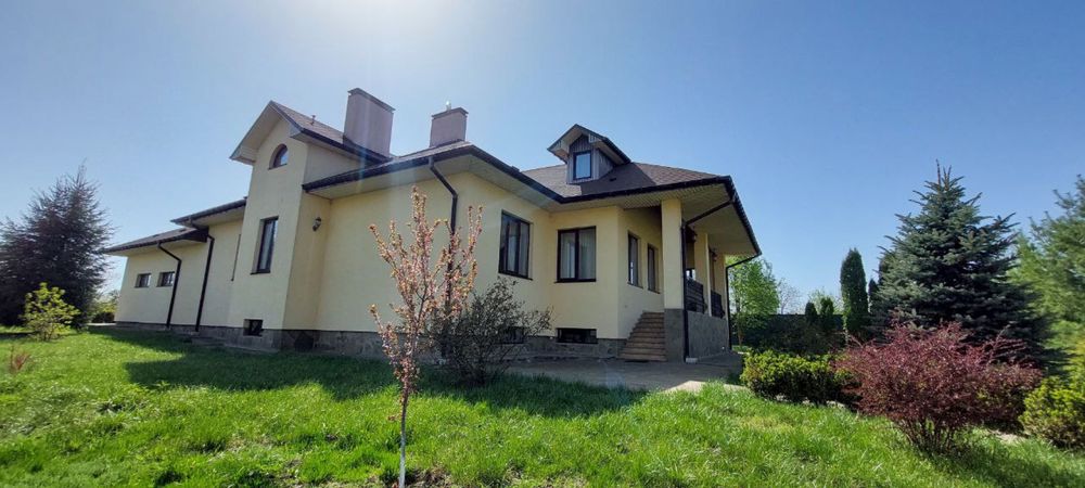 Елітний будинок з розкішним садом в Білоцерківському районі