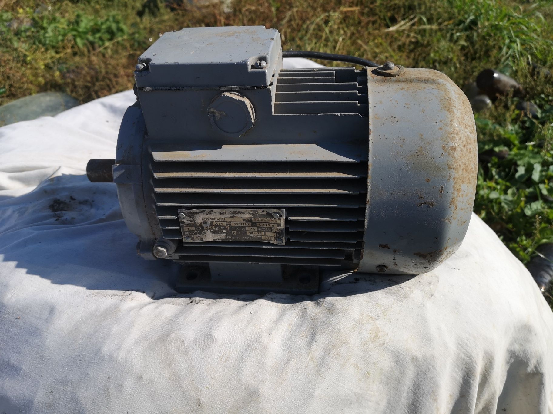 Двигун 1.1 кв. 950.об