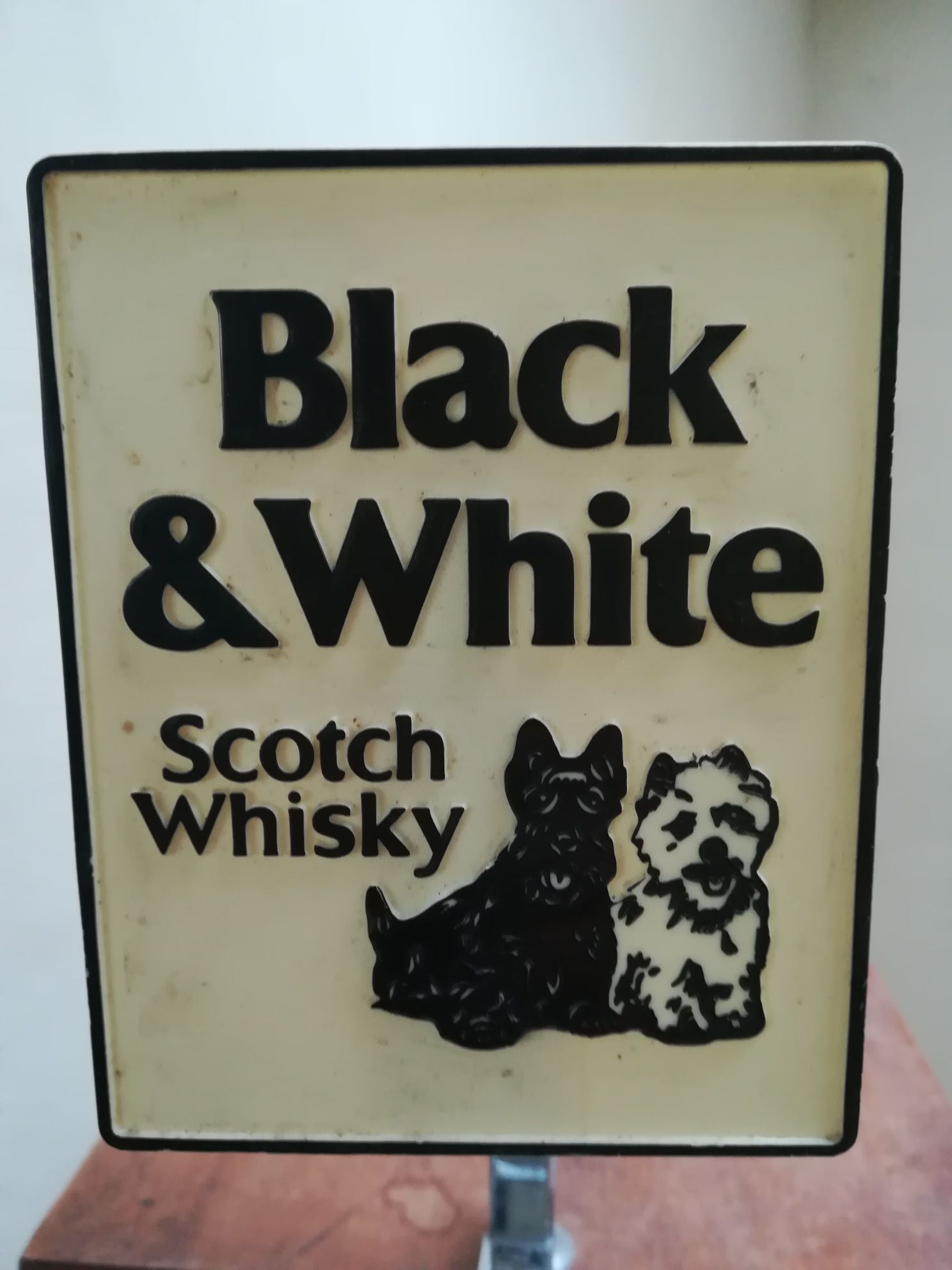 Dispensador Whiskey Black & White. Anos 1970.