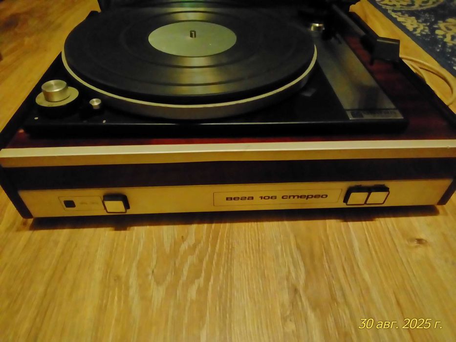 Проигрыватель пластинок Вега-106, G 600 В Unitra.