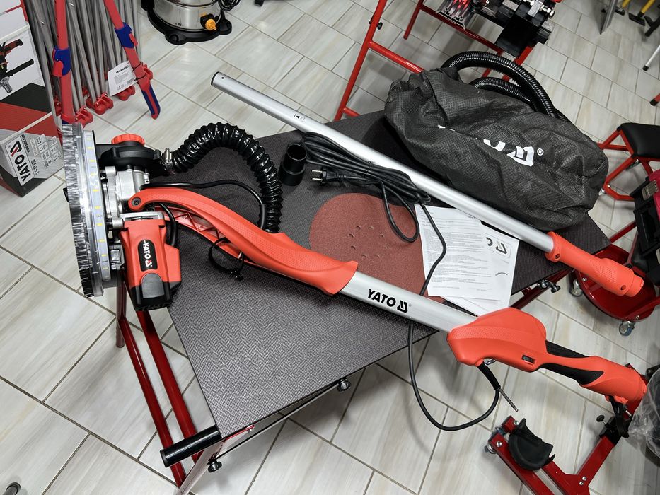 Шлифмашина для стен и потолков Жираф Yato YT-82355 с пылеудалением