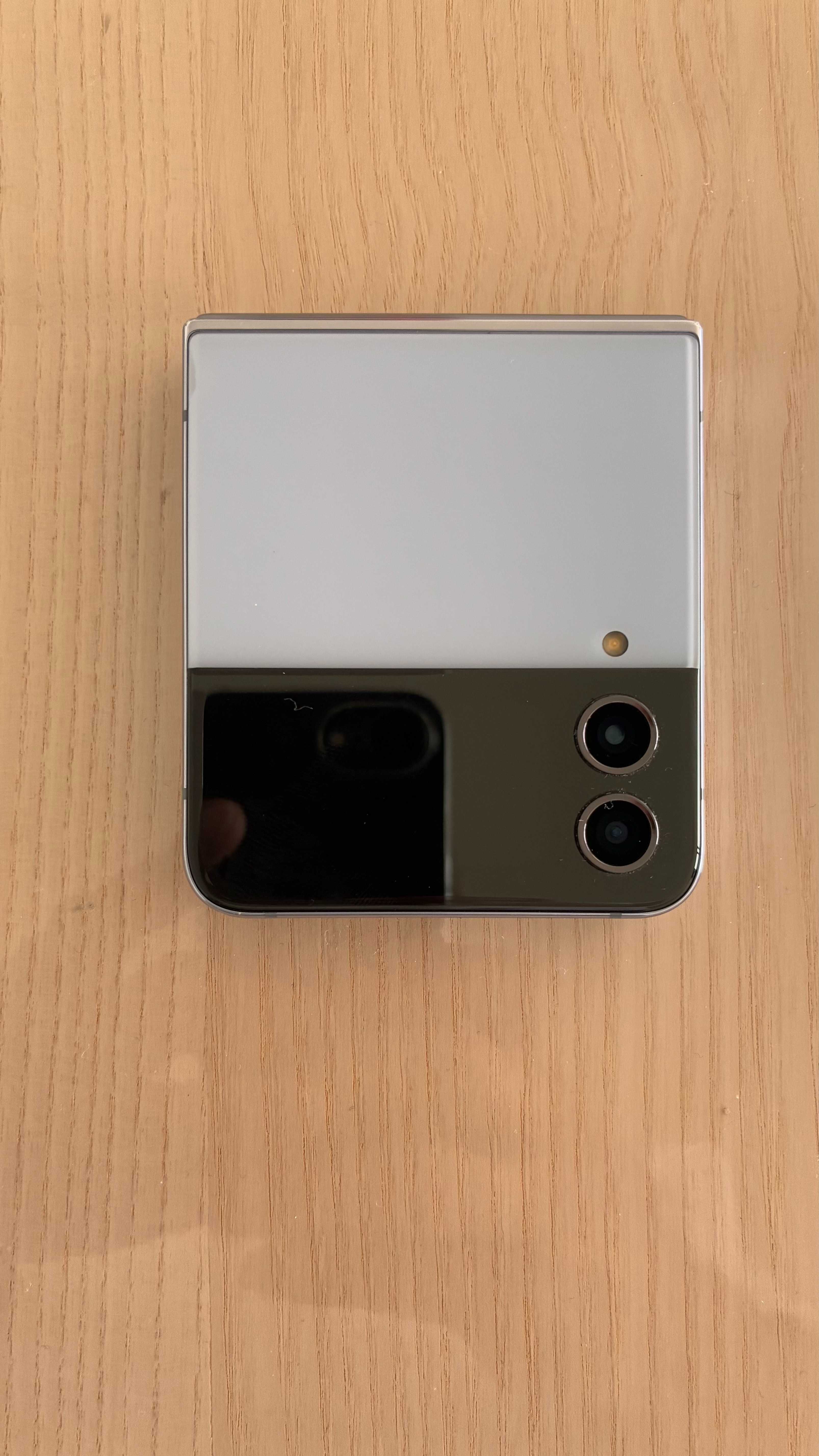 Samsung Galaxy Z Flip 4