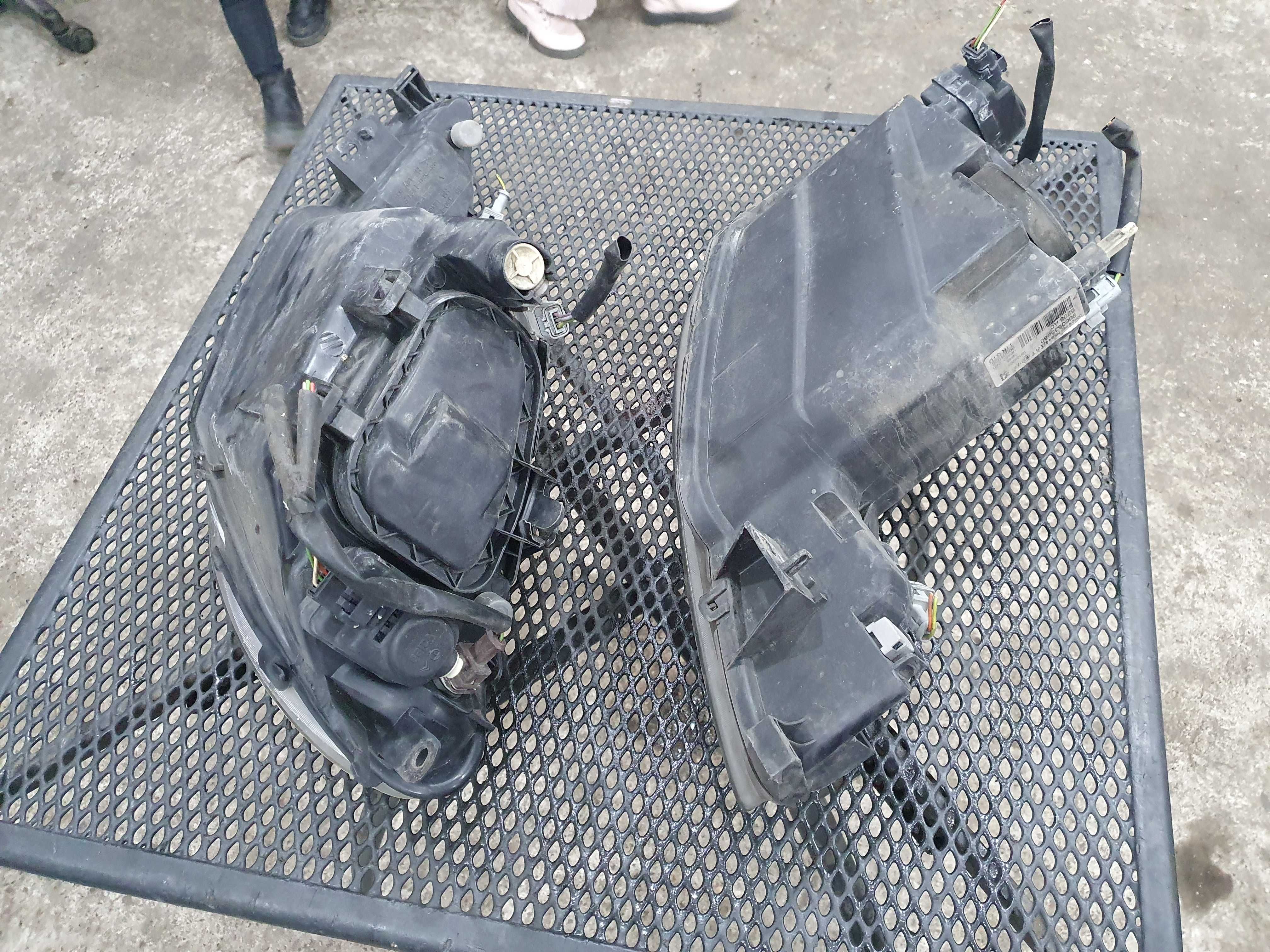 Lampa lampy przód przednie Peugeot 206 05 r komplet