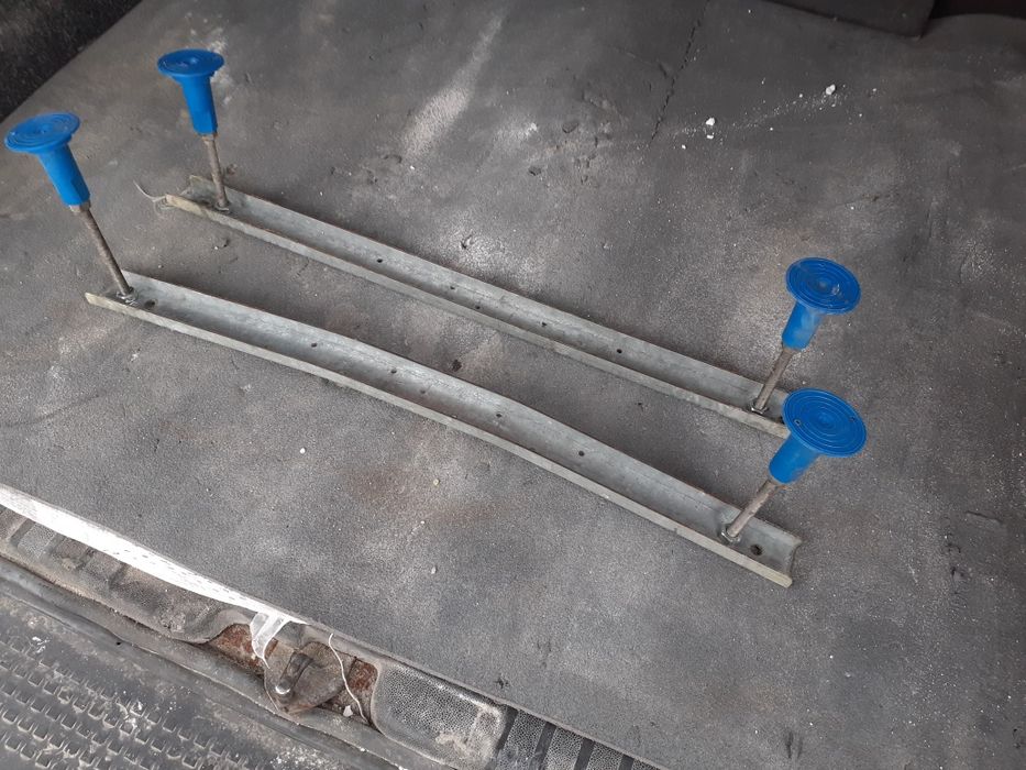 Ніжки для акрілової ванни.