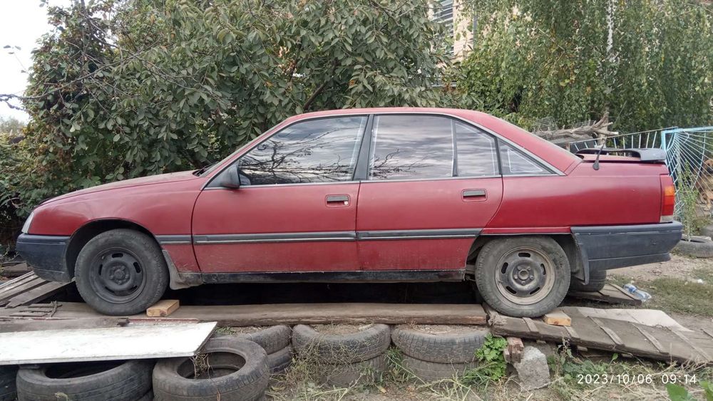 Opel Omega A 2.0 бенз.