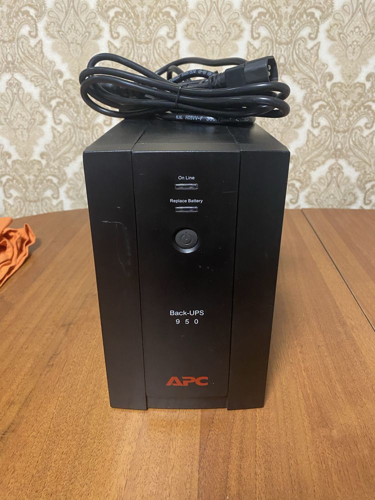 ДБЖ ИБП безперебійник инвертор APC back-ups 950