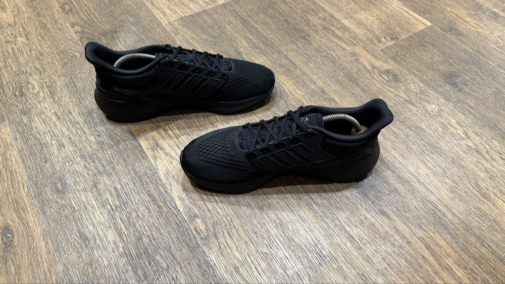 Кроссовки Adidas EQ21, размер 43 alphabounce