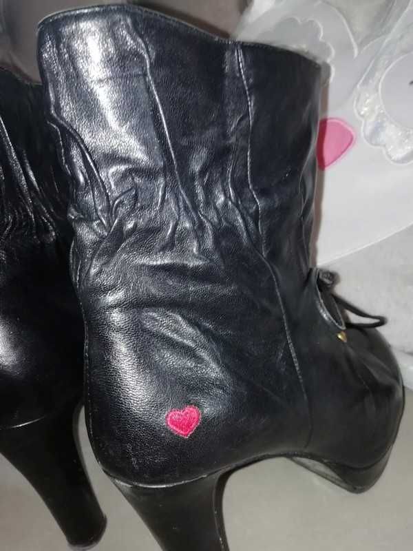 Botki Moschino r. 39