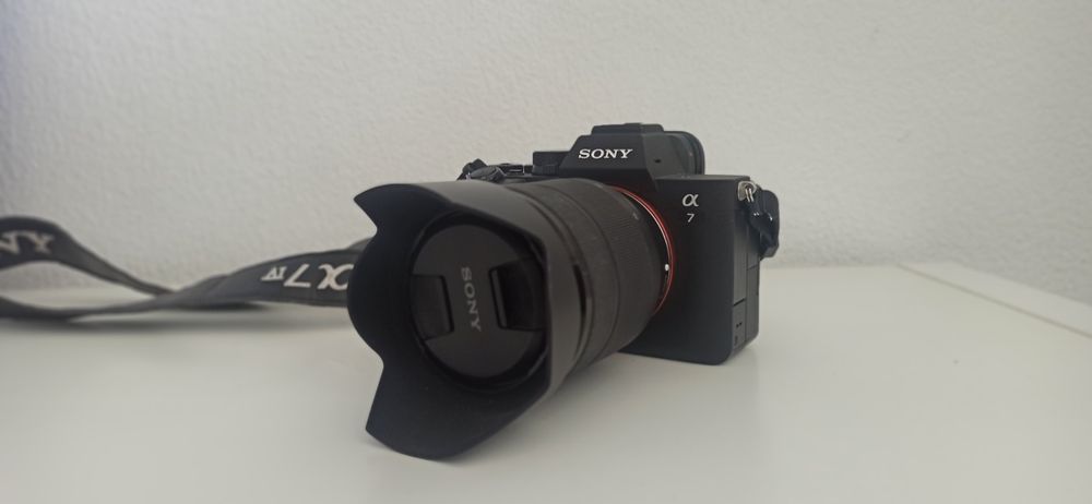 Máquina mirrorless Sony A7IV