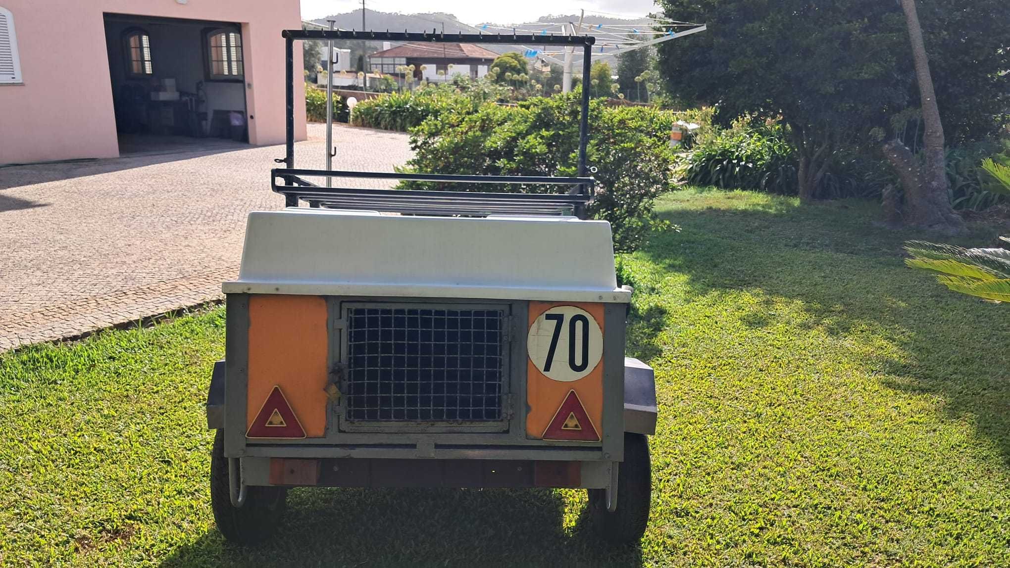 Atrelado para transporte de cães (caça)