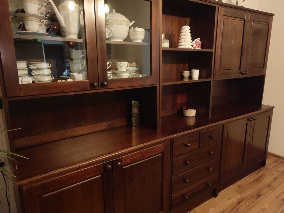 Swarzędzkie meble drewniane zestaw