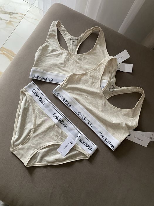 Набір білизни , топ та трусики Calvin Klein
