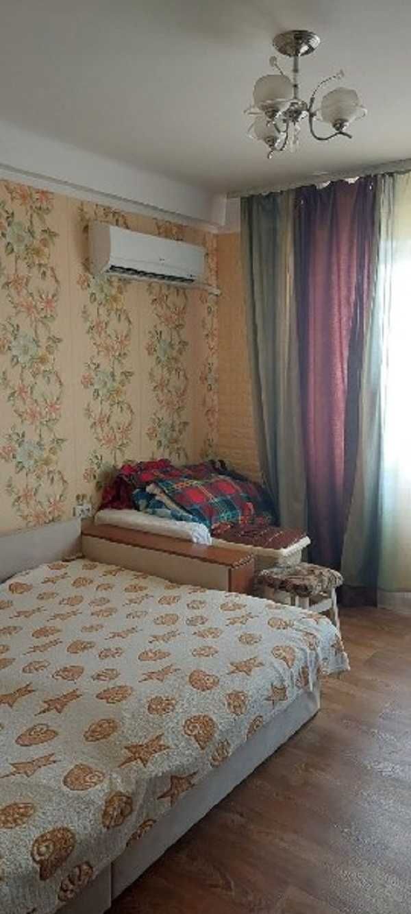 Продам 2 ком. квартиру по ул. Гудыменко в  Хортицком  районе.