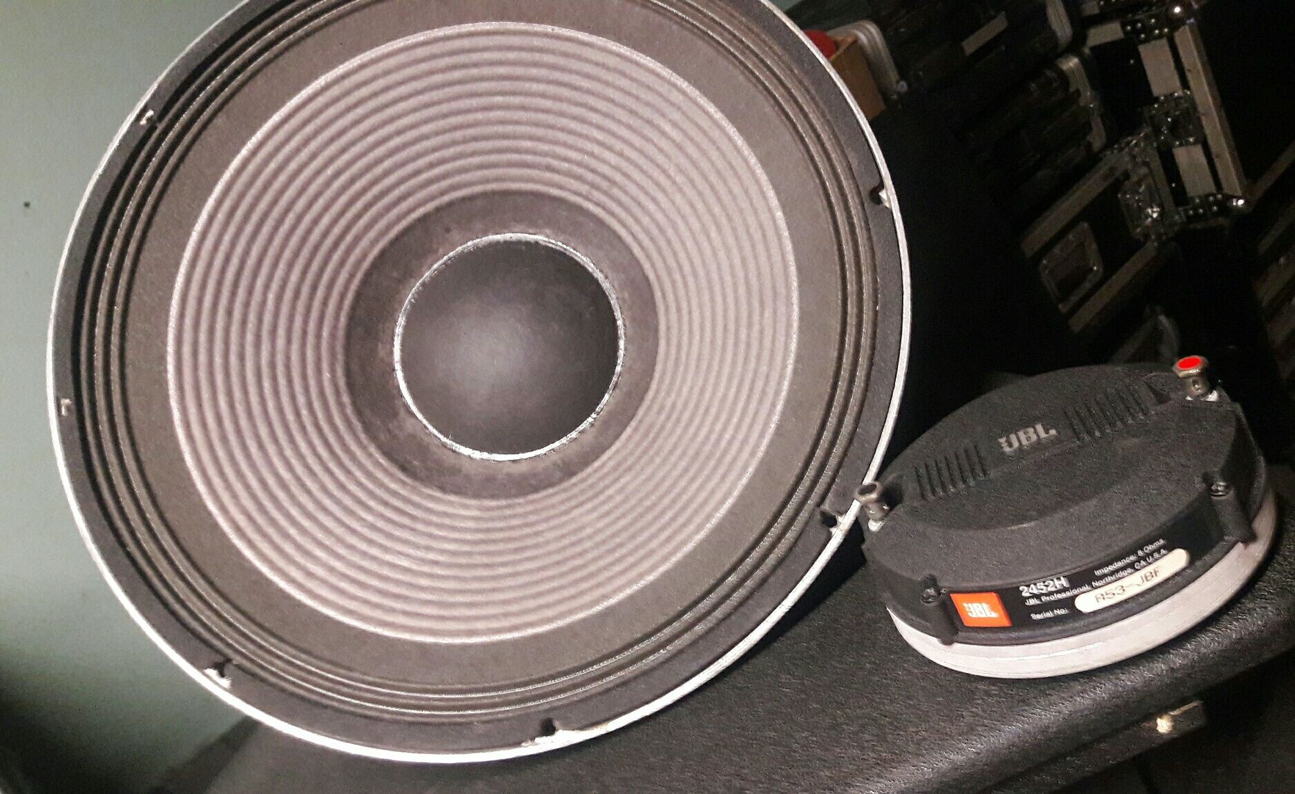 JBL SRX 725   акустические колонки