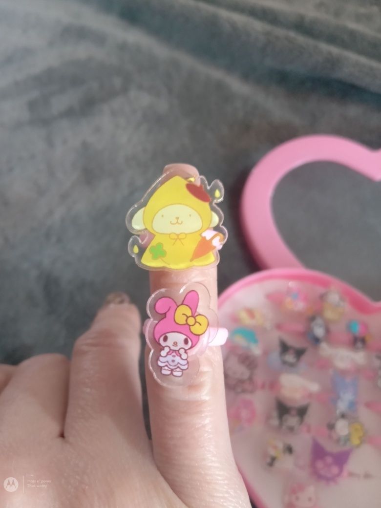 Zestaw nowych pierścionków sanrio