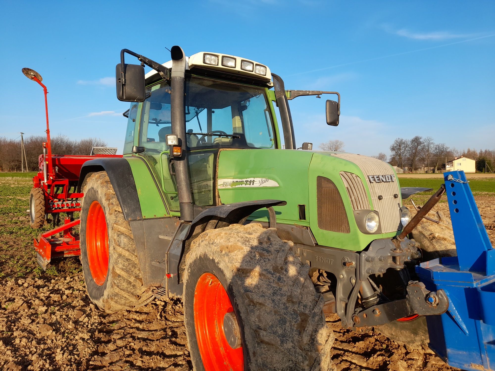 Sprzedam ciągnik Fendt Vario 711