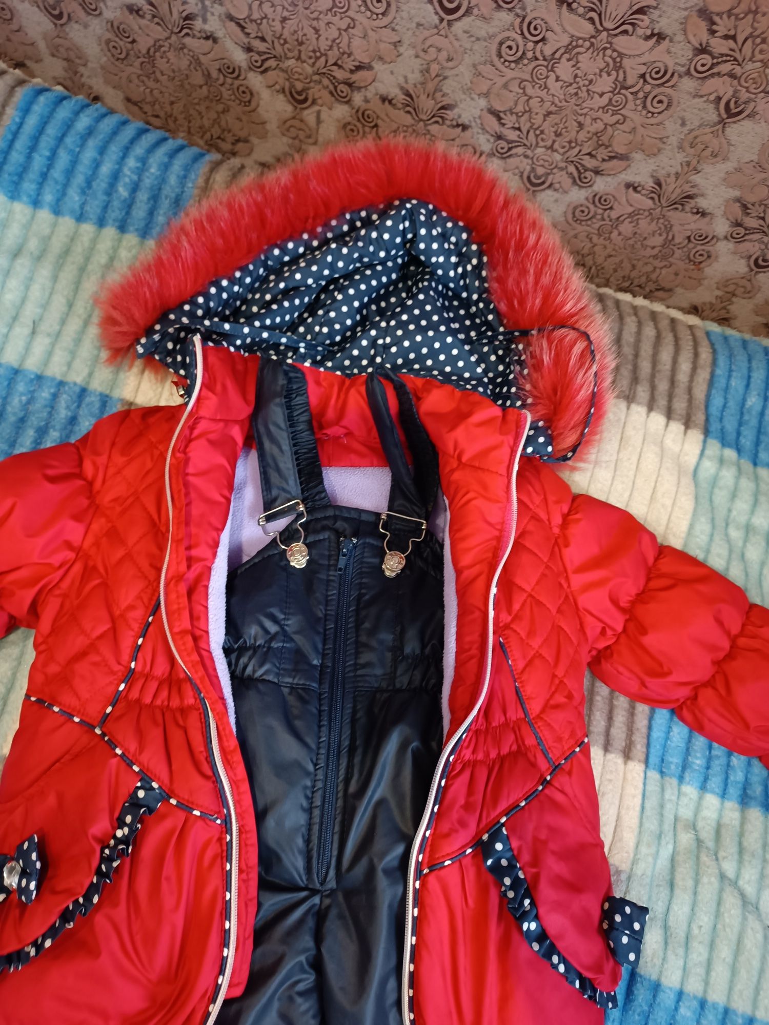 Зимова куртка +комбенізон на дівчинку 3-4 роки,стан хороший,450 грн