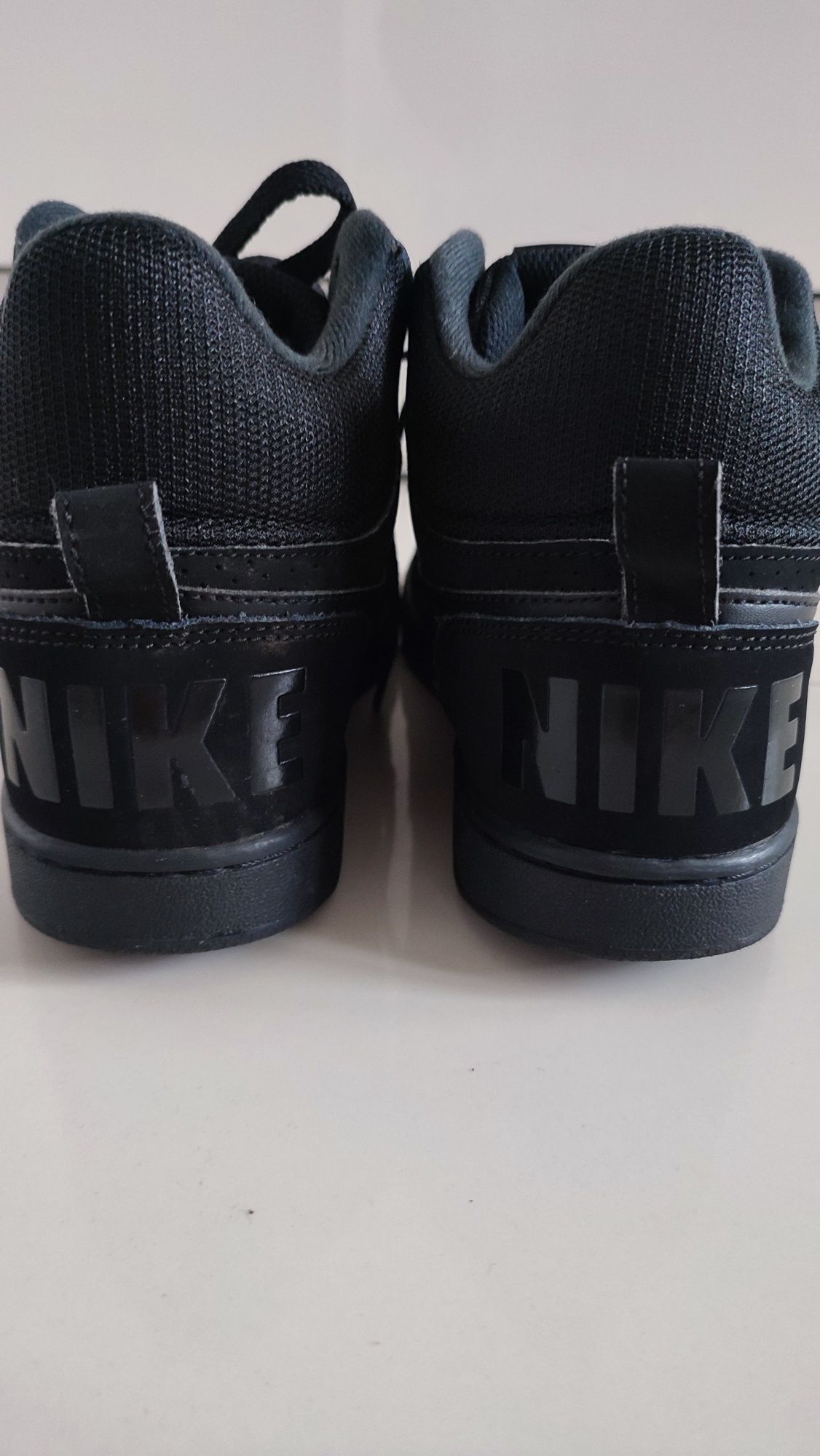 Nike Court Borough Mid rozm 38.5 skóra naturalna zamszowa