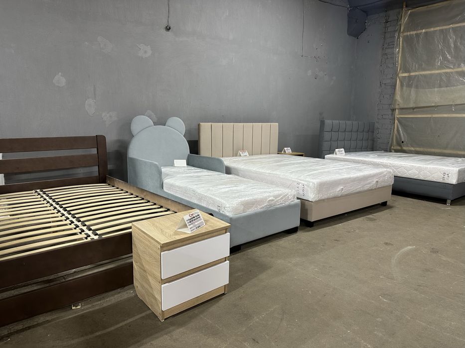 Склад-диван, дешево! Відновлені дивани , ліжко , комод , шафа