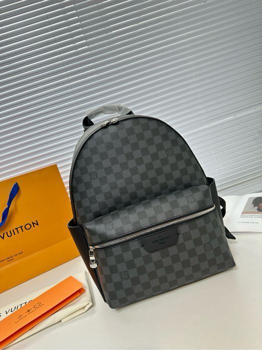 Louis Vuitton Monogram рюкзак серый мужской унисекс кожаный