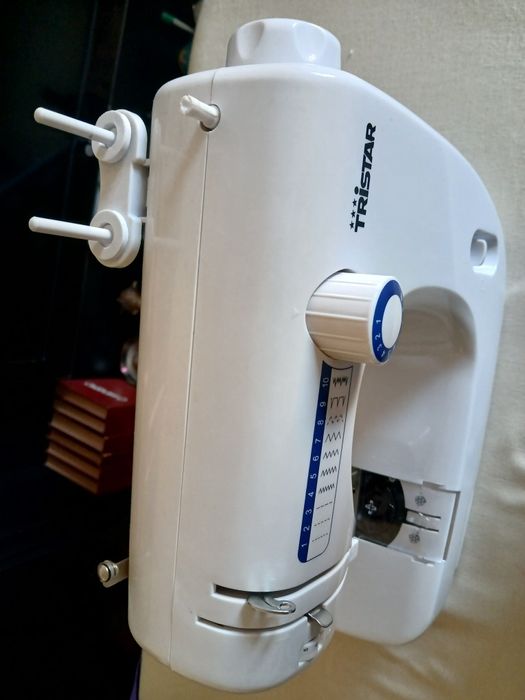 Maquina de costura portátil