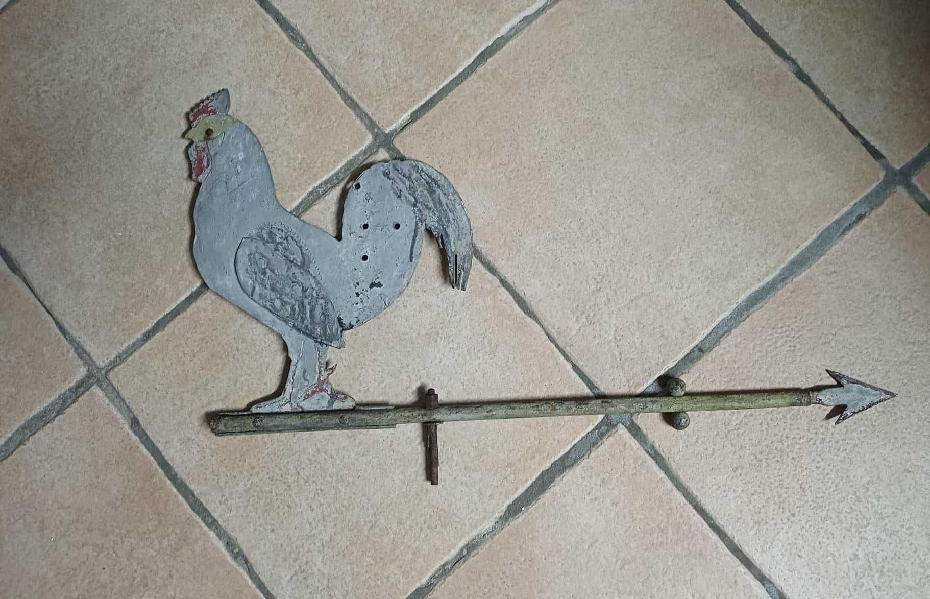 Catavento com figura de Galo
