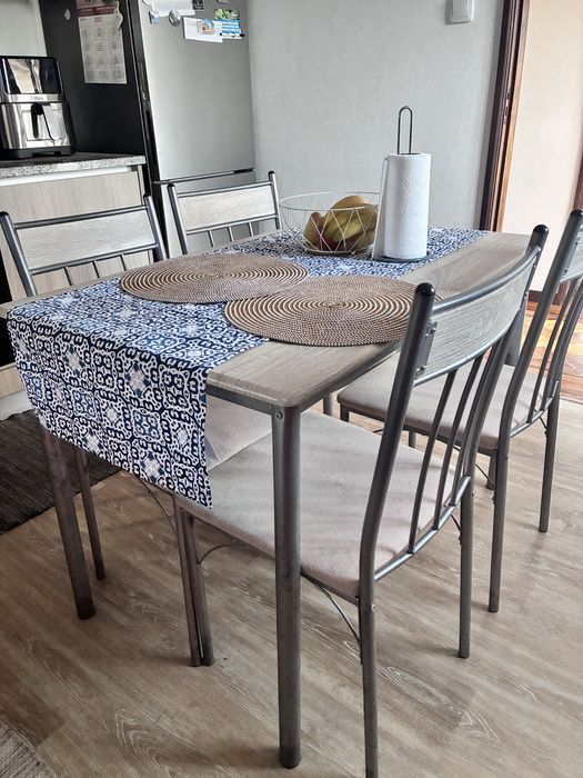 Conjunto de mesa+cadeiras