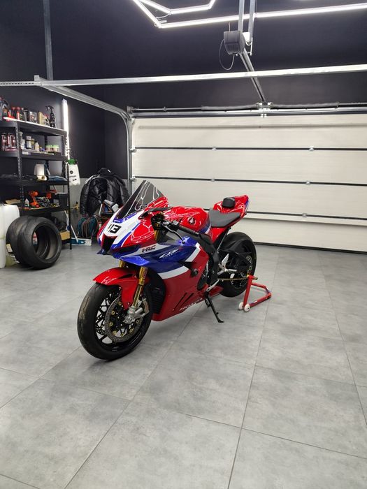 Cbr 1000rr-r sp sc82  salon pl