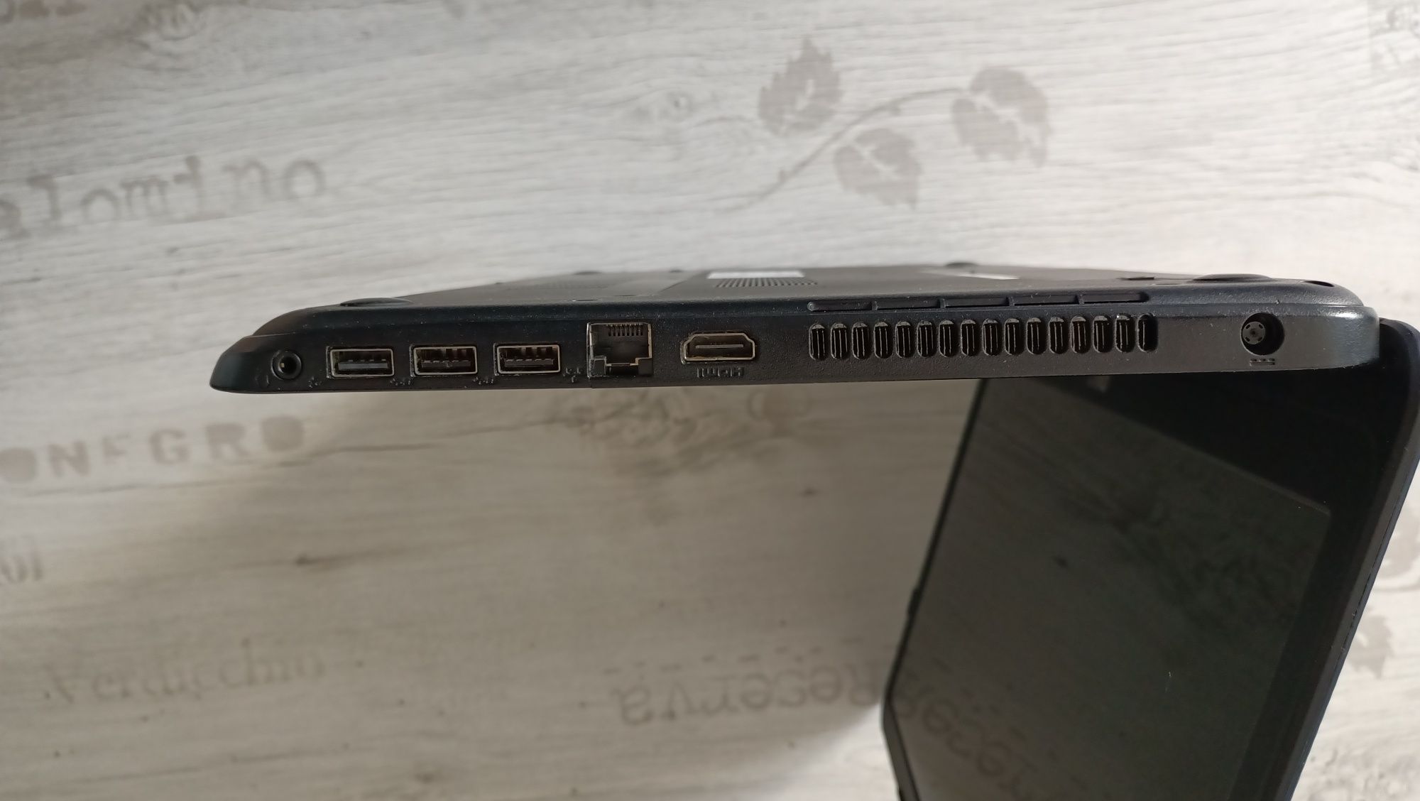 Laptop Dell 15" 8GB ram, SSD, HDD