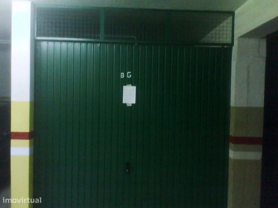 Garagem Fechada/ Box -  Pedrouços (Porto)