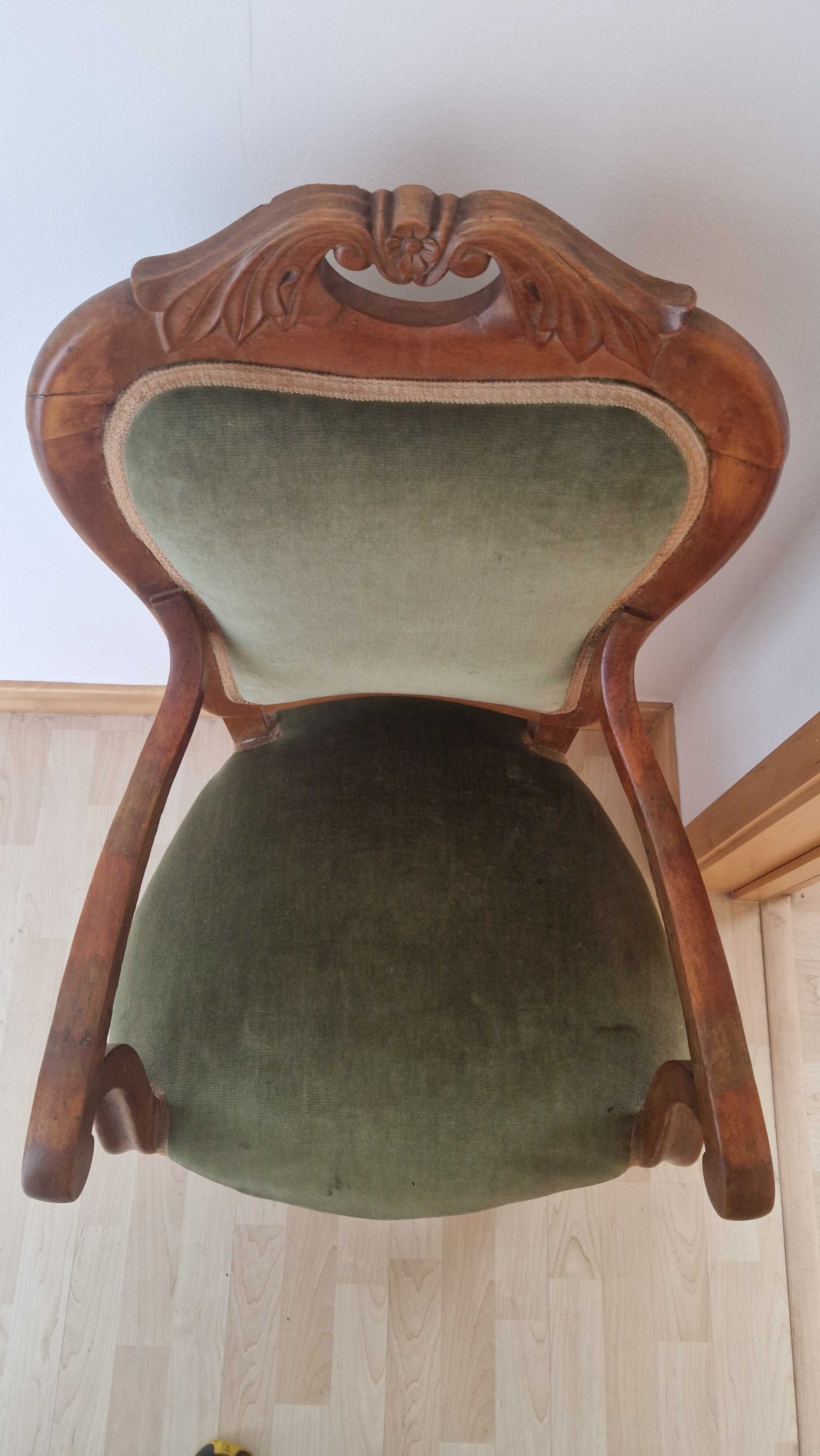 Poltrona vintage em madeira maciça