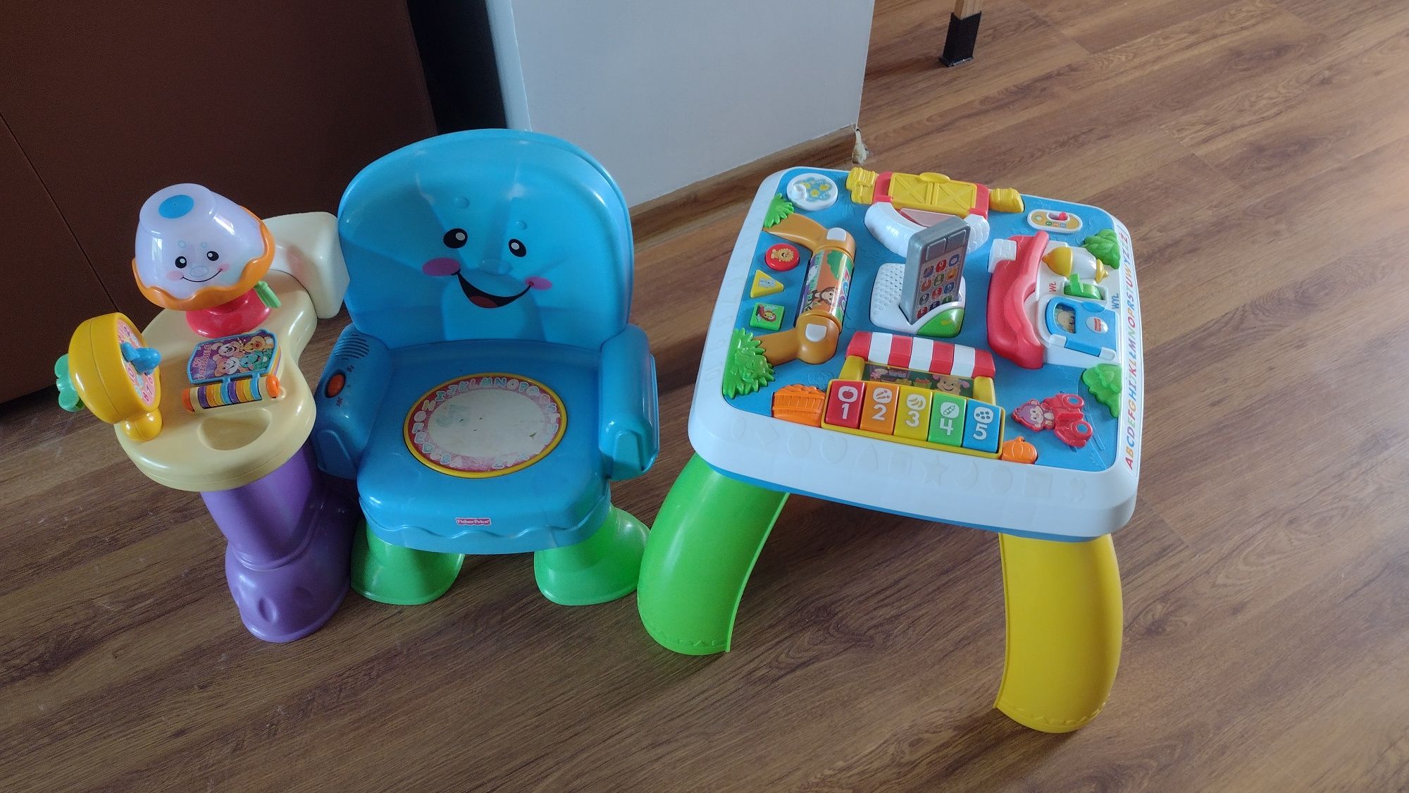 Krzesełko plus stolik Fisher Price