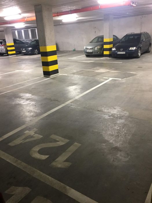 Sprzedam miejsce postojowe Krakowskie Tarasy ul. Krakowska