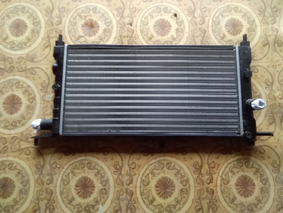 Części Opel Corsa B 1.2 Chłodnica/Koła zimowe/alternator