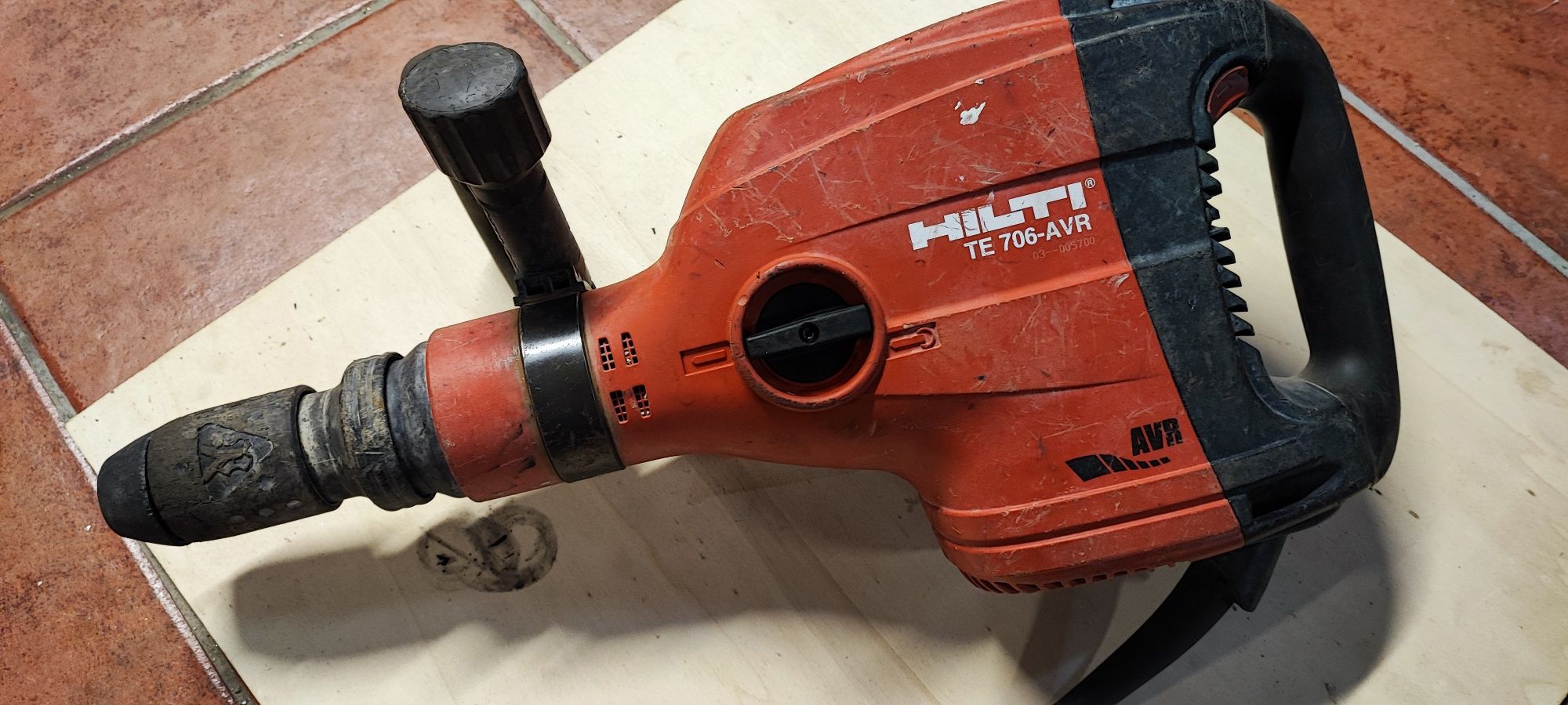 Martelo demolidor hilti te 706 avr para compor ou peças