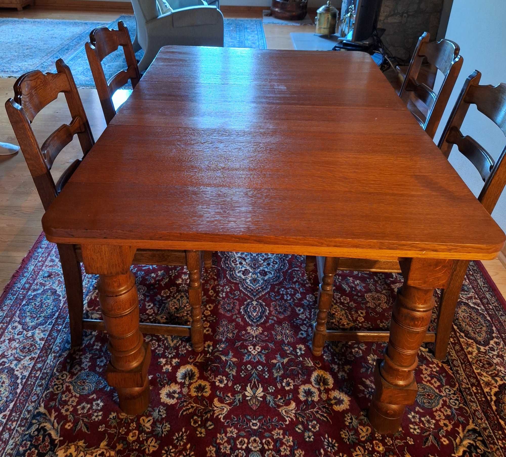 Mesa de jantar madeira oka