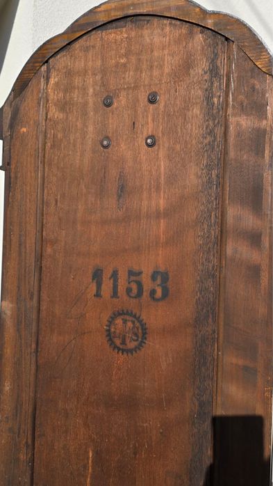 Stary zegar LFS stojący