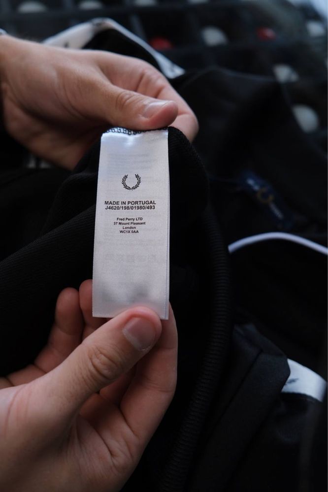 Олімпійка fred perry на лампасах