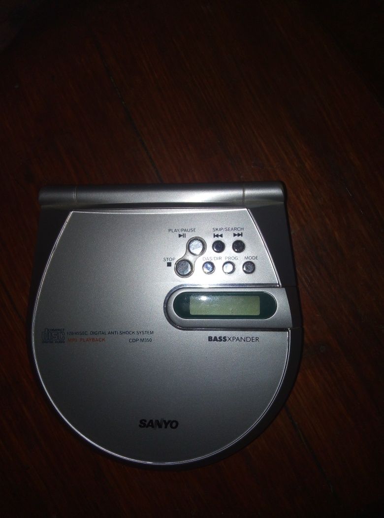 CD плеер Sanyo продам 1000 грн