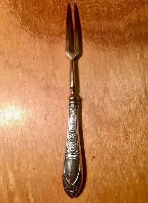 PRATA JAVALI II - 1830 a 1937 - garfo antigo - 18 cm/s