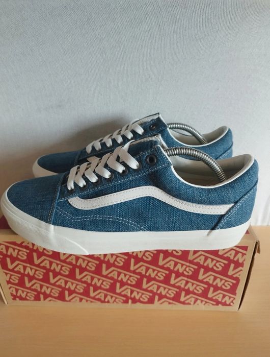 Vans Old Skool tamanho 40,5 novos sem etiqueta, caixa original.