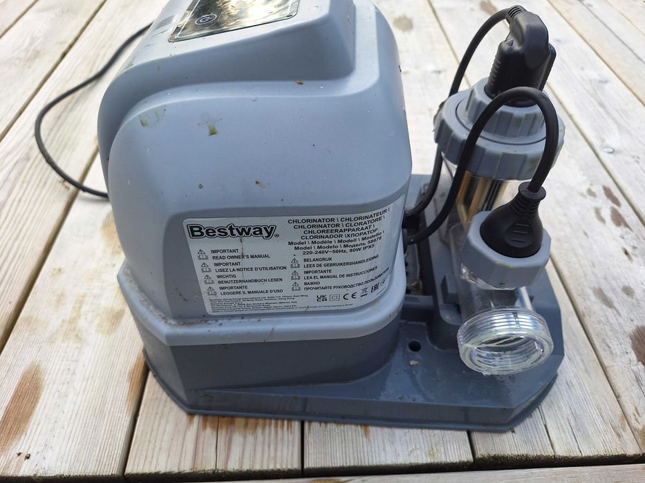 Pompa basenowa. Generator chloru