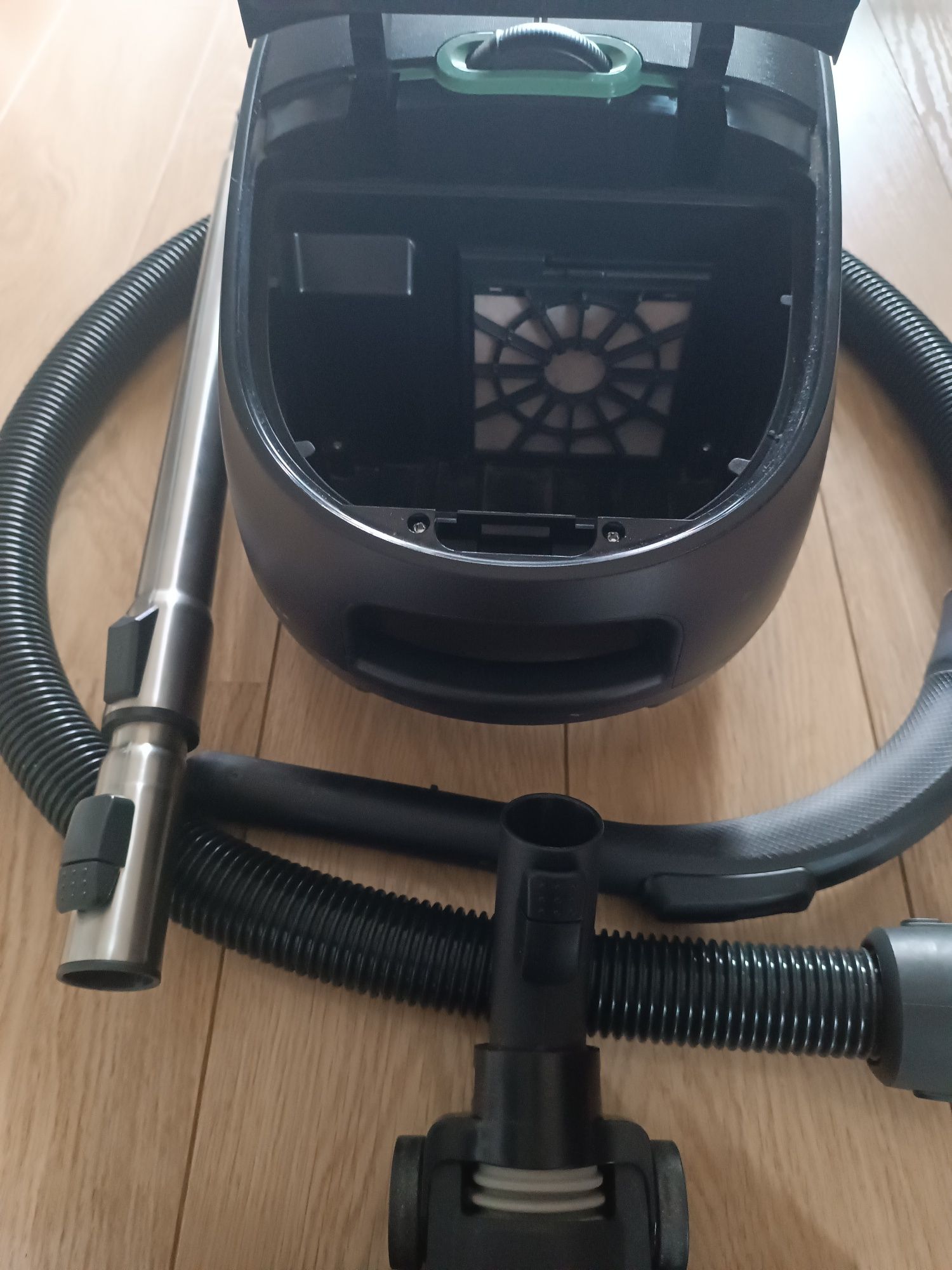 " Odkurzacz workowy AEG Clean 6000