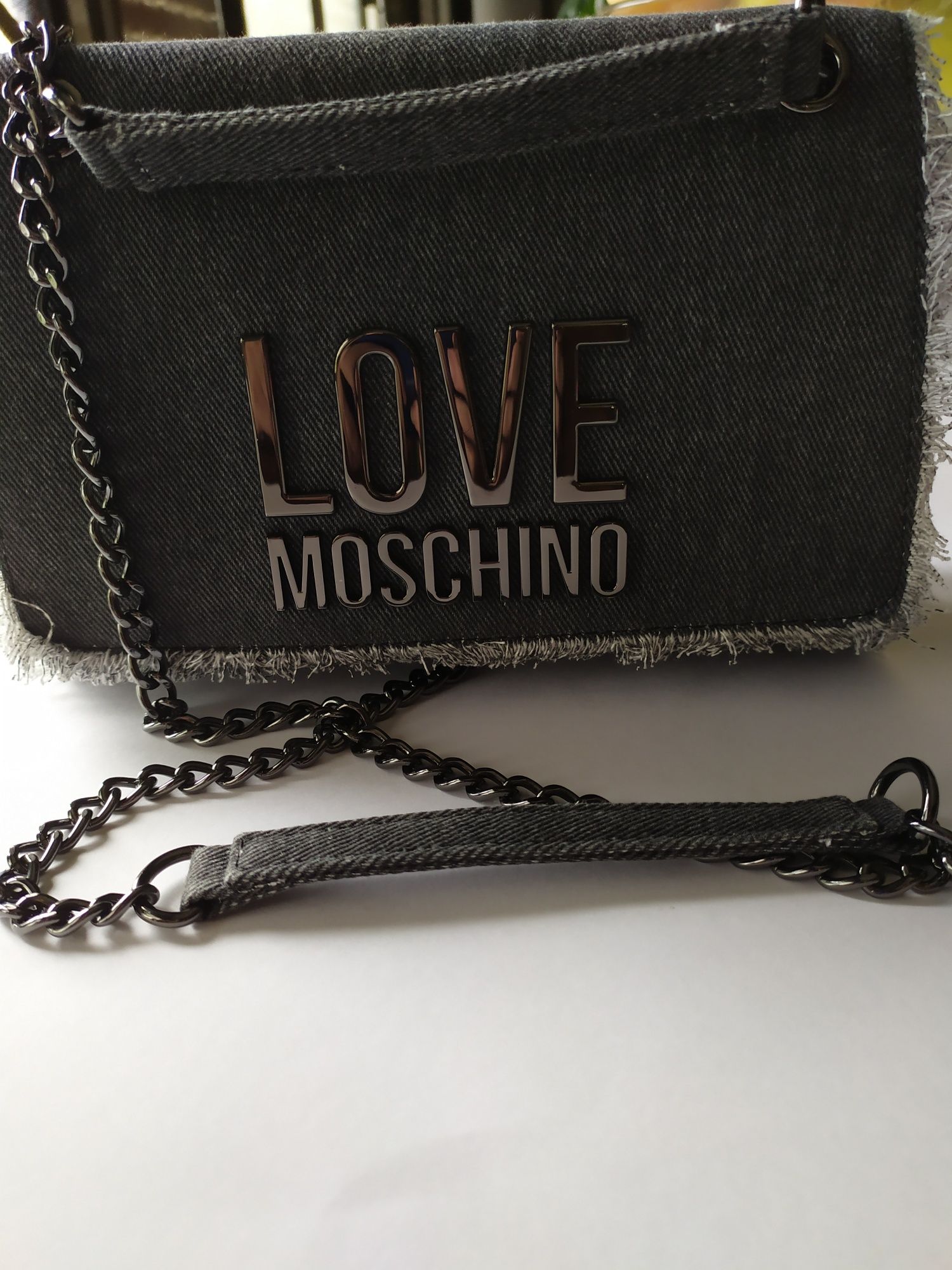 Maravilhosa mala love Moschino