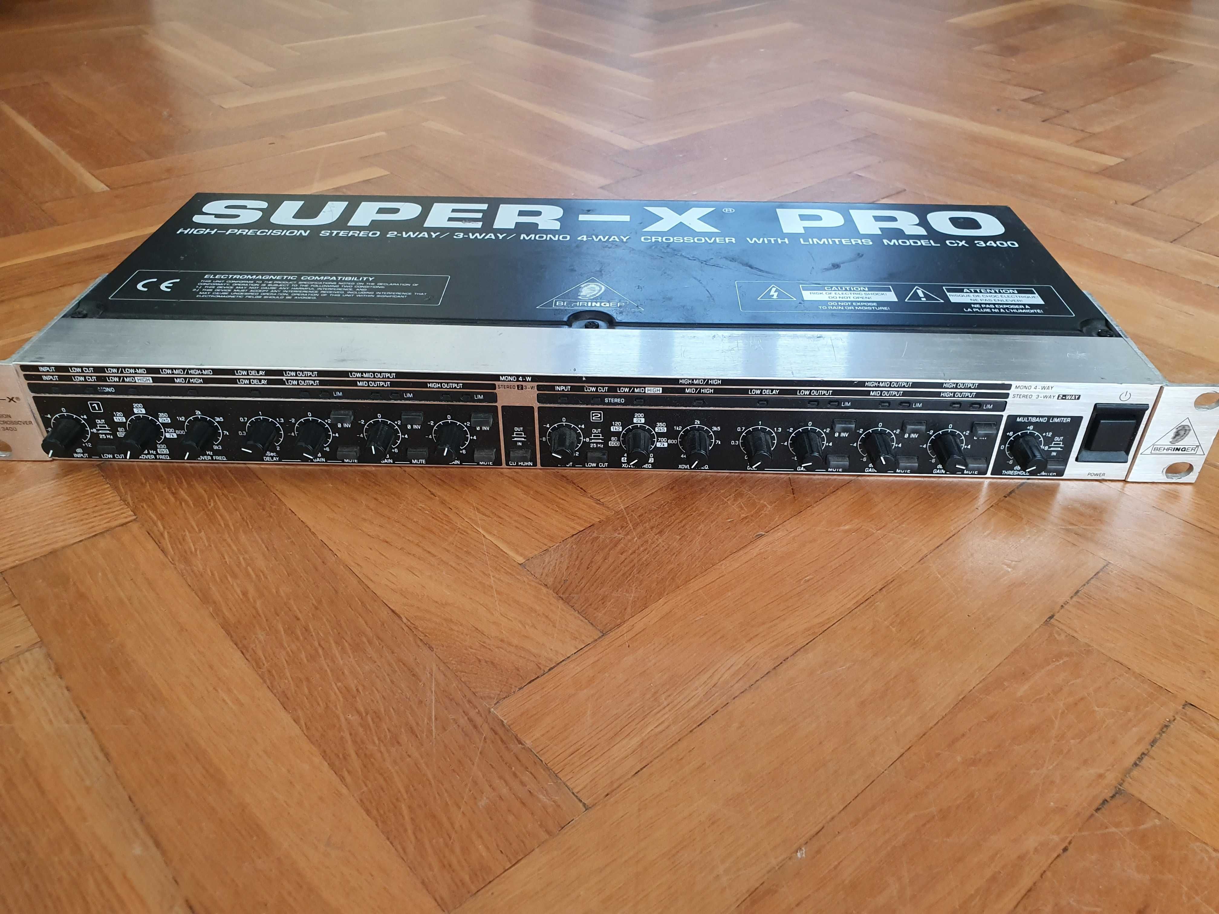 Кроссовер Behringer Super-X Pro CX3400