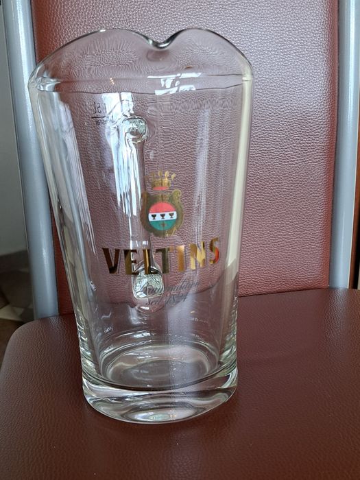 Szklany dzban  na napoje