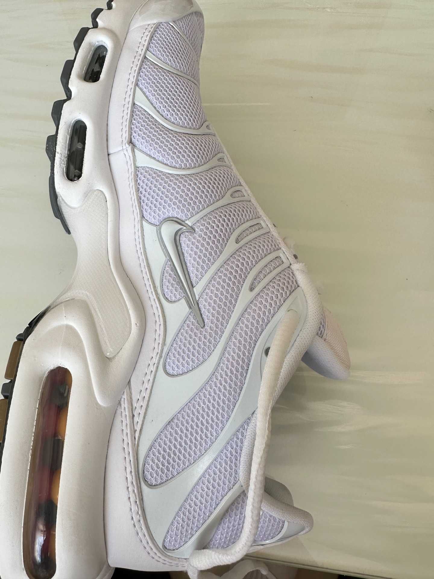Białe/Butydamskiemęskie Nike Air Max Plus EU.38
